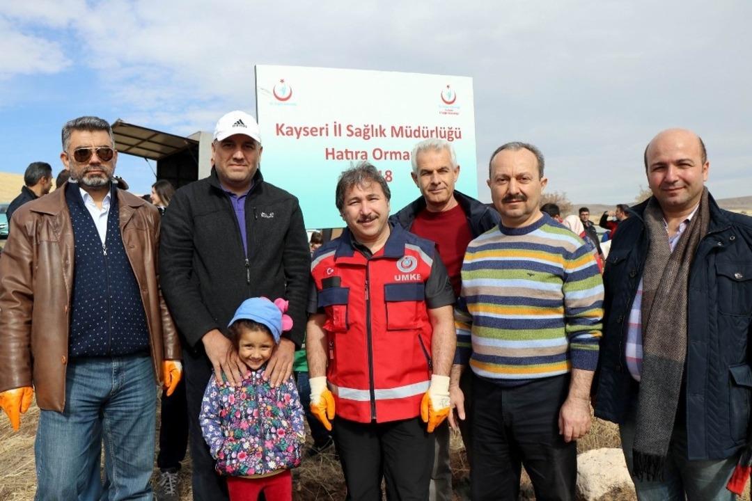 İl Sağlık M&uuml;d&uuml;rl&uuml;ğ&uuml; Hatıra Ormanında 200 adet Sedir &Ccedil;amı toprakla buluştu