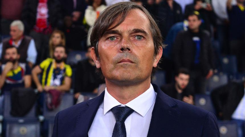 Phillip Cocu'ya bir şok da İngiltere'den