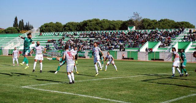 Salihli Belediyespor kendi evinde mağlup oldu