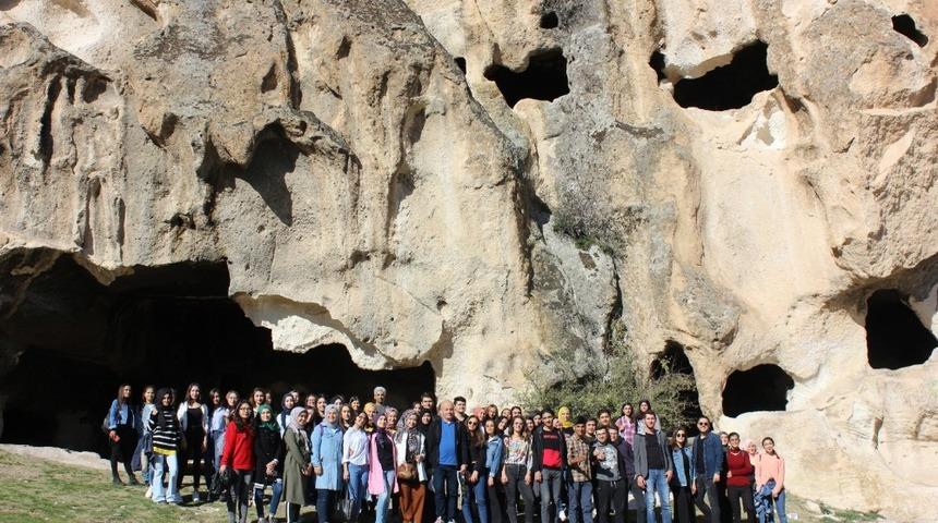 Geleceğin sınıf &ouml;ğretmen adaylarına k&uuml;lt&uuml;r gezisi