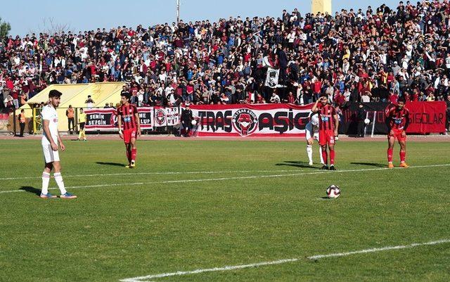 TFF 2. Lig, UTAŞ Uşakspor:3 - Gaziantepspor:0