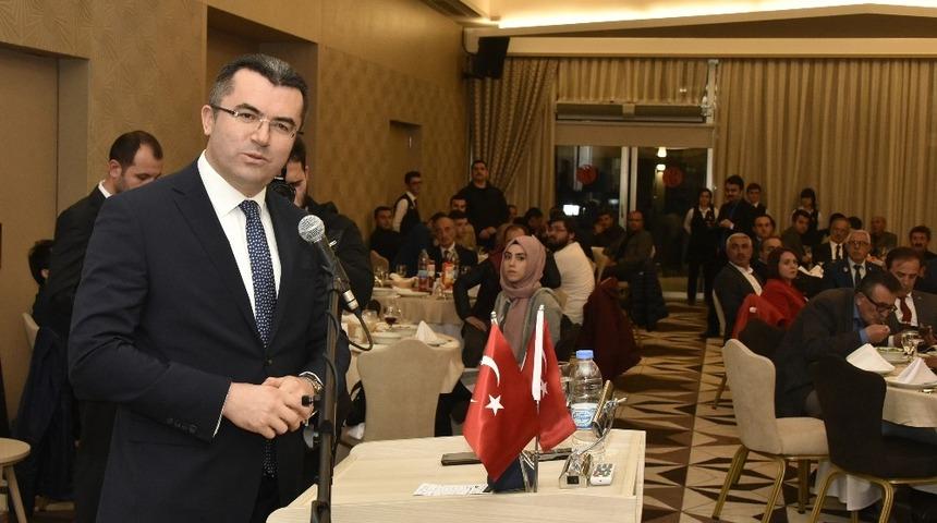 Vali Memiş&rsquo;e veda yemeği