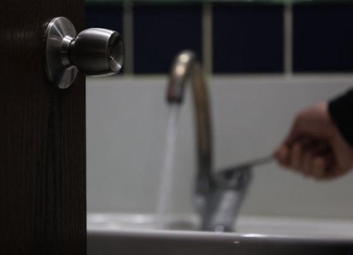 Tuvalette telefon kullananlar dikkat! Tüm dışkısal maddeler... G4