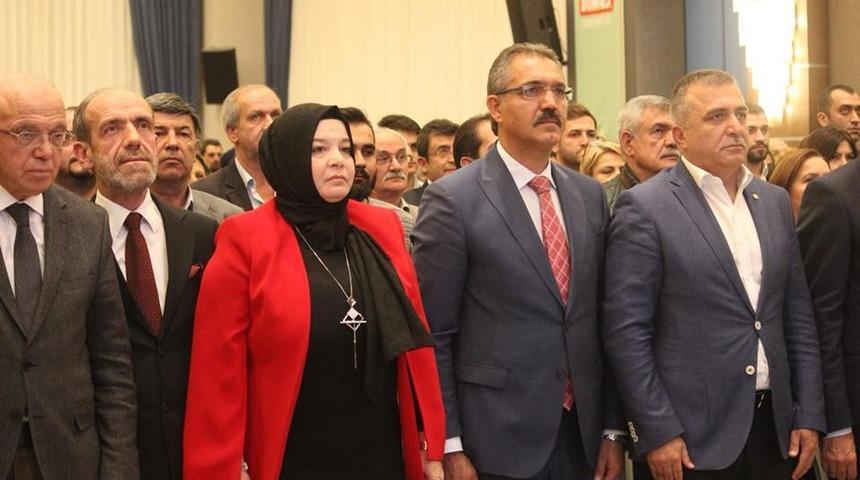 Turhal Belediye Başkanı Bekler&rsquo;e yılın belediye başkanı &ouml;d&uuml;l&uuml;