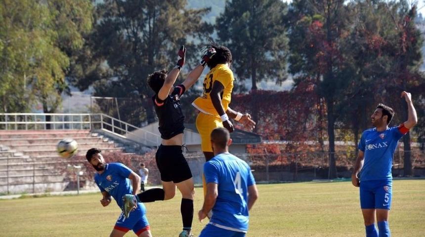 Aliağaspor, İstanbul temsilcisi karşısında rahat kazandı