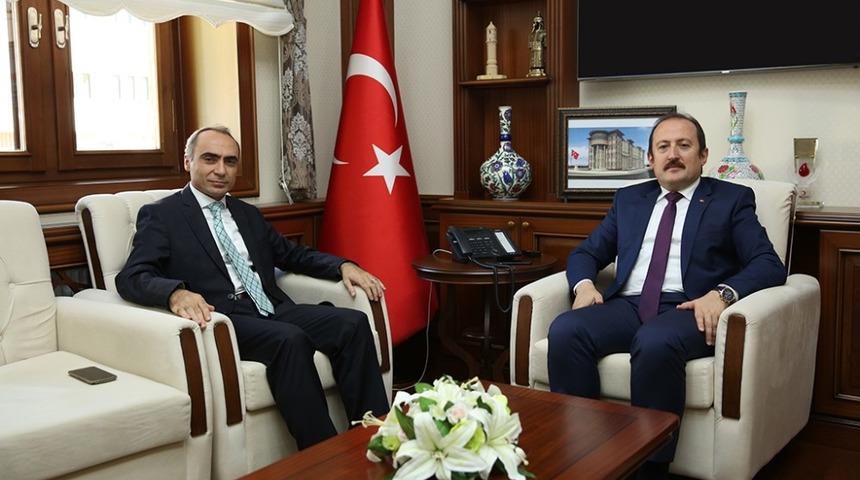 Adalet Komisyonu Başkanı Akar, Vali Pehlivan&rsquo;ı ziyaret etti