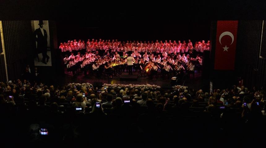 Muratpaşa&rsquo;da &lsquo;Atat&uuml;rk ve Cumhuriyet&rsquo;e Vefa Konseri&rsquo;