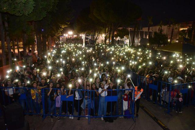 Fatma Turgut hayranları Kepez’de buluştu