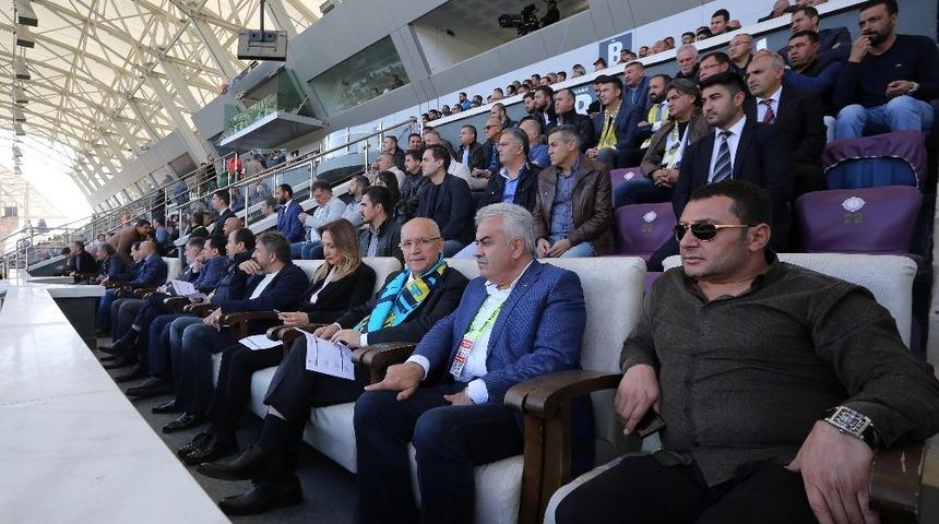 Başkan Yaşar, Başkent ekibini yine yalnız bırakmadı