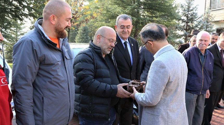 Vali Kemal &Ccedil;eber Karab&uuml;k&rsquo;ten ayrıldı