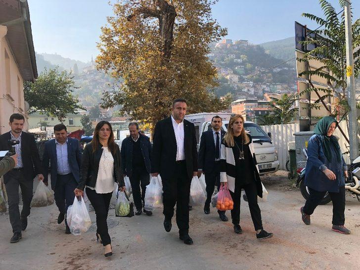 Herkes uyurken onlar erzak dağıtıyor G4