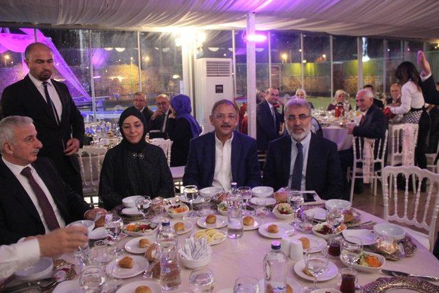 AK Parti Genel Başkan Yardımcısı Özhaseki nikah şahidi oldu