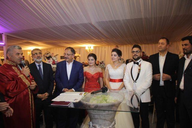 AK Parti Genel Başkan Yardımcısı Özhaseki nikah şahidi oldu