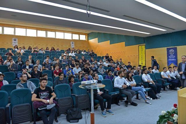 SAÜ’de ‘Torna ile şekillenen hayatlar’ konferansı düzenlendi