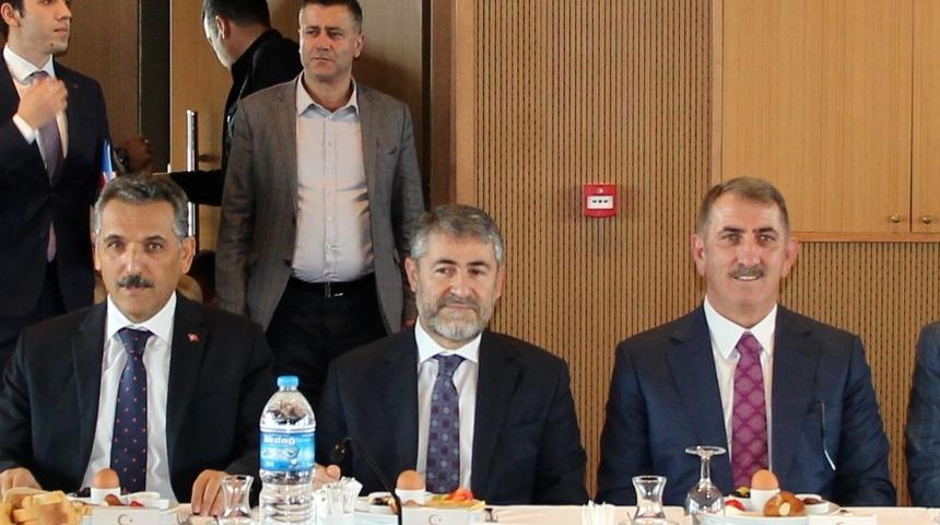 Bakan Yardımcısı Nebati, Samsun&rsquo;da iş adamları ile buluştu