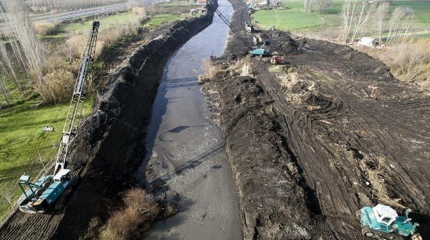 Bakır&ccedil;ay&rsquo;dan on binlerce metrek&uuml;p atık &ccedil;ıkarıldı