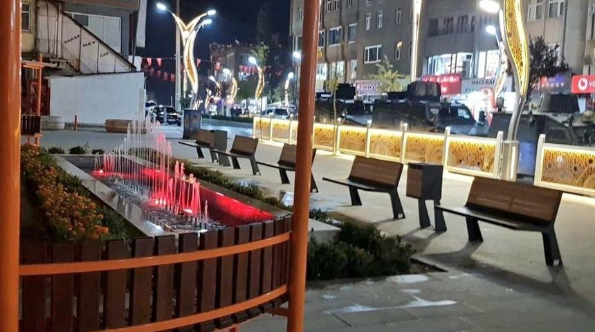 Hakkari Belediyesinden dekoratif ve aydınlatmalı korkuluklar