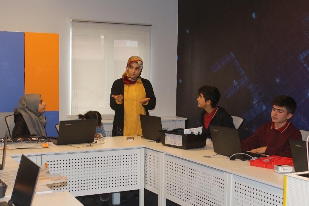 &ldquo;Hayaller Van Bilim Şenliğinde Ger&ccedil;ekleşiyor&rdquo; projesi