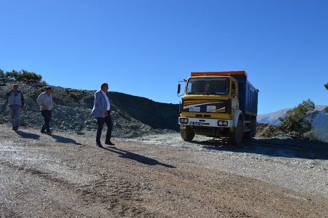 Antalya Büyükşehir Belediyesi’nden asfaltlama çalışması