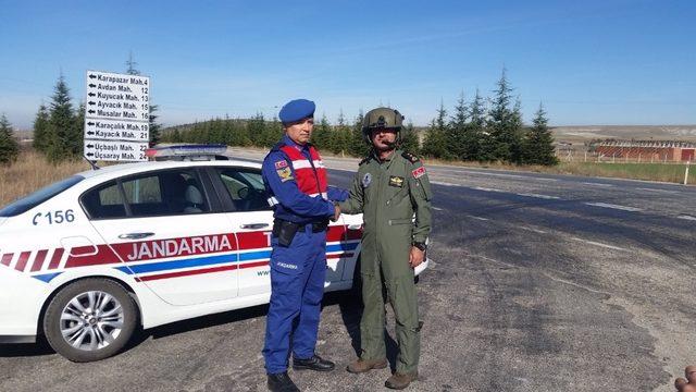 Jandarmanın havadan trafik denetimleri sürüyor