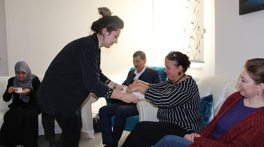 Veliler ev ortamında ağırlanıyor