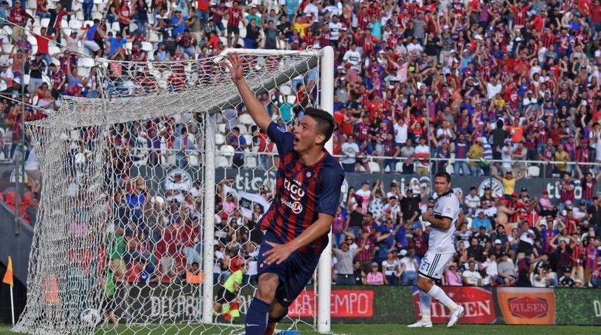 14 yaşındaki Fernando Ovelar derbide puanı kurtardı!