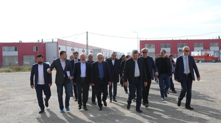 Başkan &Ccedil;olakbayrakdar, &ldquo;Mobilyada d&uuml;nyanın kalbi Kayseri&rsquo;de atacak&rdquo;