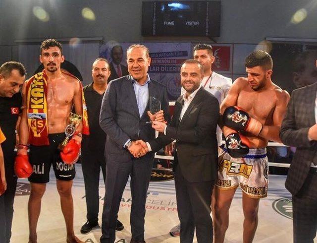 Kayserili Ali Doğan, Dünya Şampiyonu Unvanını korudu