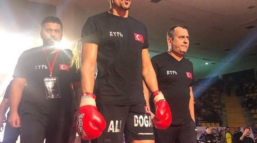 Kayserili Ali Doğan, D&uuml;nya Şampiyonu Unvanını korudu