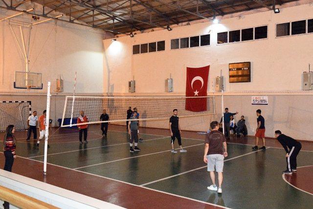 Çatak’ta ‘Kurumlar arası Voleybol Turnuvası’ sona erdi