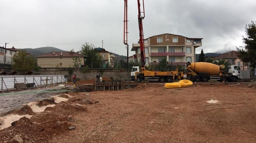 K&ouml;rfez Orhangazi Anadolu Lisesi spor salonuna kavuşuyor