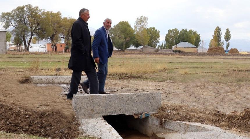 &Ccedil;aldıran&rsquo;a 6 bin 600 metre uzunluğunda sulama kanalı