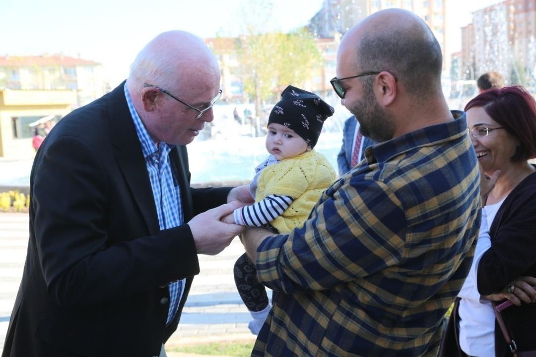 Başkan Kurt, Cumhuriyet Parkı&rsquo;nda vatandaşlarla buluştu