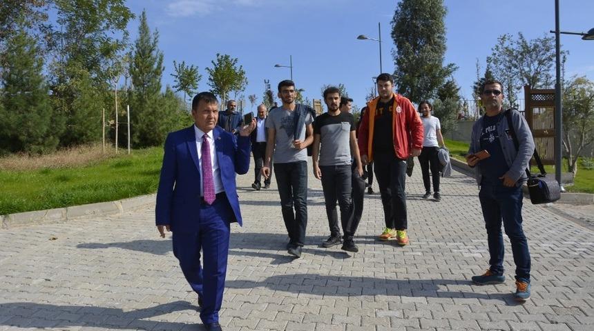 Adıyamanlı gen&ccedil;ler Takoran&rsquo;ı gezdi