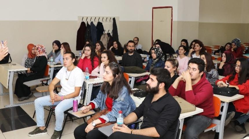 Bezci&rsquo;den &rsquo;Yorum Eylemi&rsquo; &ccedil;alıştayı