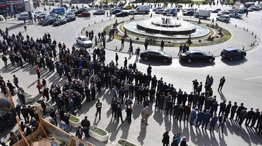 Sivas Valisi Salih Ayhan'ı karşılama töreninde izdiham yaşandı