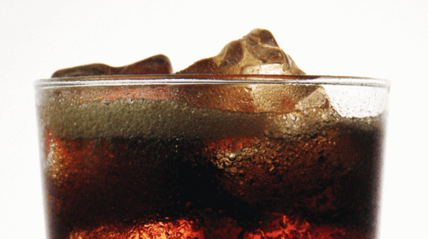 Sağlığınızdan önemli mi? Düzenli içenlerin kemiklerini içten içe eritiyor