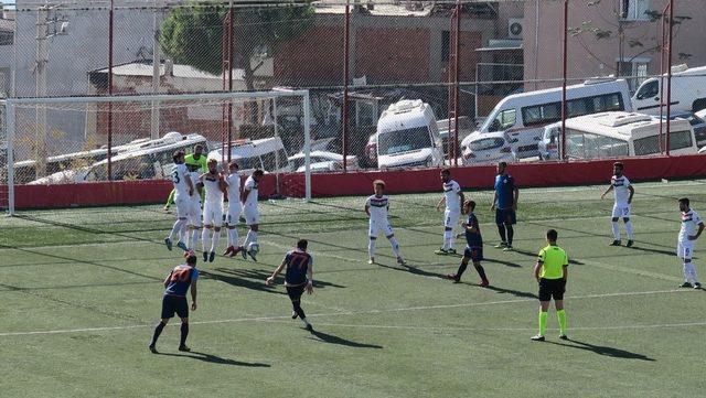 Foça Belediyespor ağır yara aldı