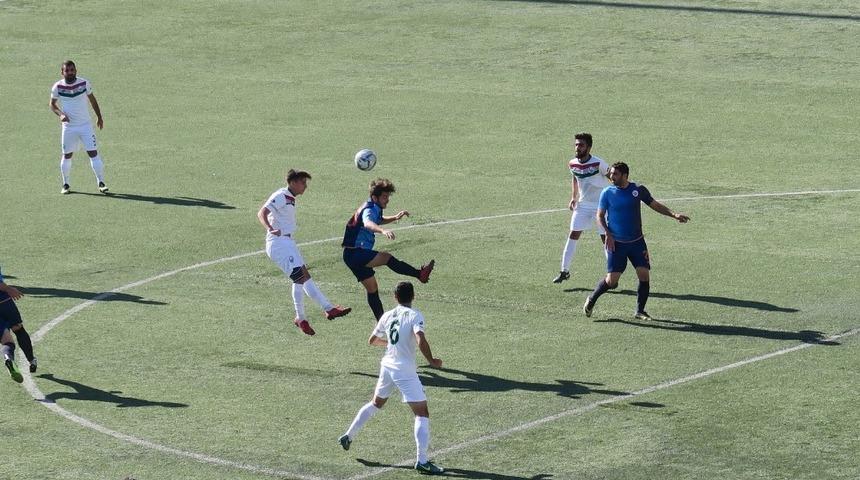 Fo&ccedil;a Belediyespor ağır yara aldı