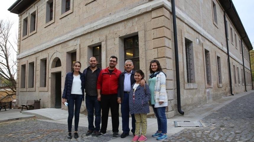 Başkan Memduh Büyükkılıç, Gesi İlkokulu ve Çevre Düzenleme Çalışma Alanında