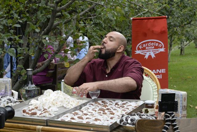 Suudi youtuber, 200 tane kestane şekeri üzerine 2 porsiyon da İskender yedi