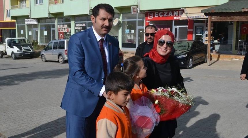 Vali Ayhan, Altınyayla&rsquo;da coşkuyla karşılandı