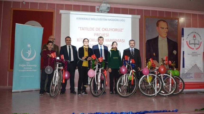 Kırıkkale&rsquo;de &ldquo;Tatilde de Okuyoruz" yarışmasında &ouml;ğrencilere &ouml;d&uuml;l