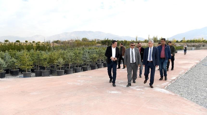 Park Bah&ccedil;eler Daire Başkanlığı yeni yerinde hizmet verecek