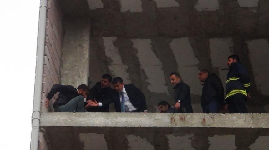 İntihar etmek isteyen genci kaymakam ikna etti