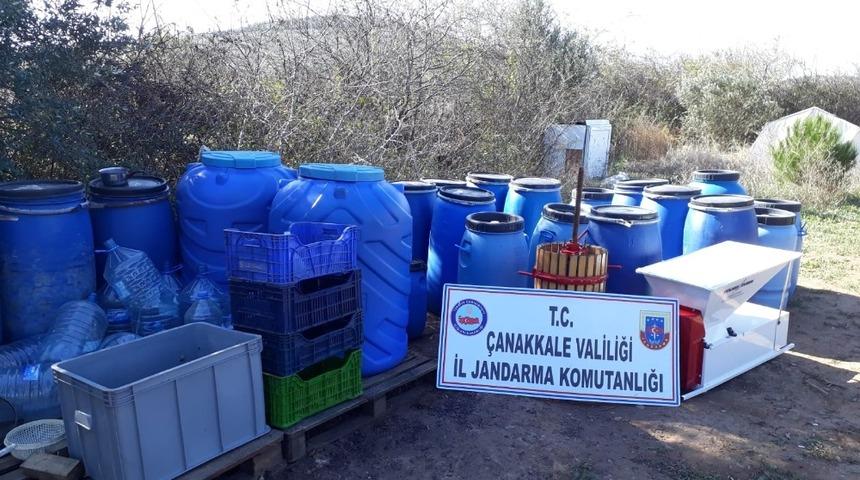 &Ccedil;anakkale&rsquo;de ka&ccedil;ak i&ccedil;ki operasyonu