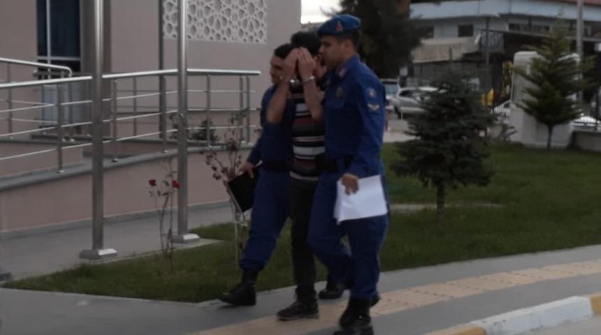 Sahte kimlikle yakalanan şahıs tutuklandı