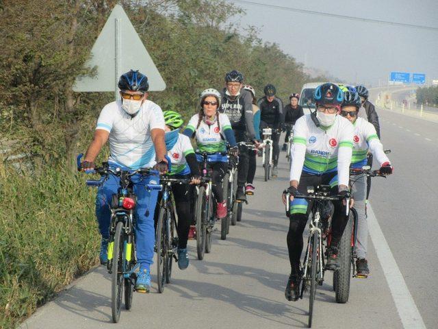 Pedallar lösemili çocuklar için döndü