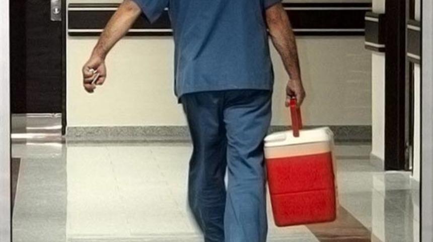 'Satılık b&ouml;brek' ilanları g&uuml;nden g&uuml;ne artıyor! Bor&ccedil; batağına batan b&ouml;breğine sarılıyor!