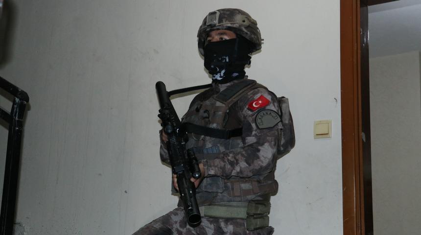 Adana'da şafak baskını